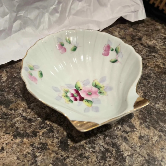 Vintage Shell Handpainted Floral Trinket Dish Japan - Picture 2 of 6